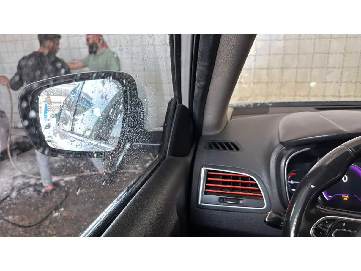 Car image 36