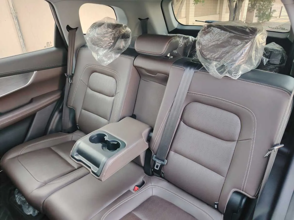 Car image 15