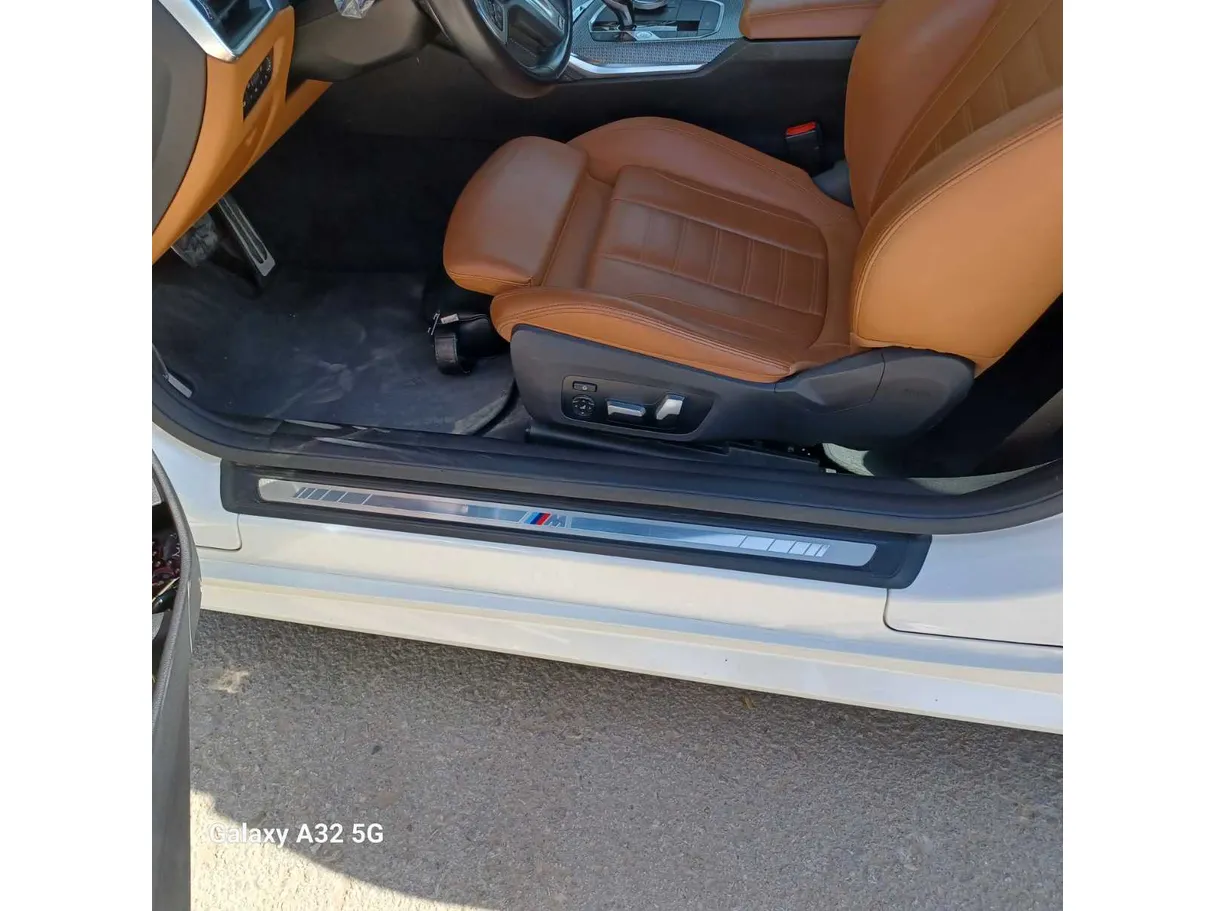 Car image 28