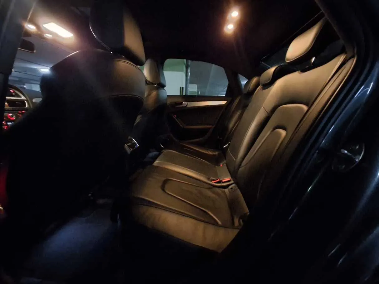Car image 11