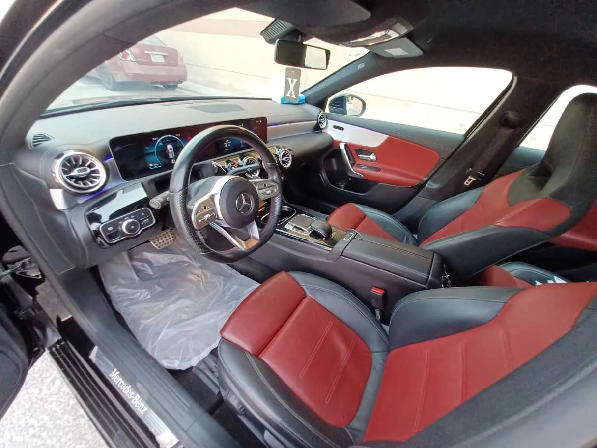 Car image 11