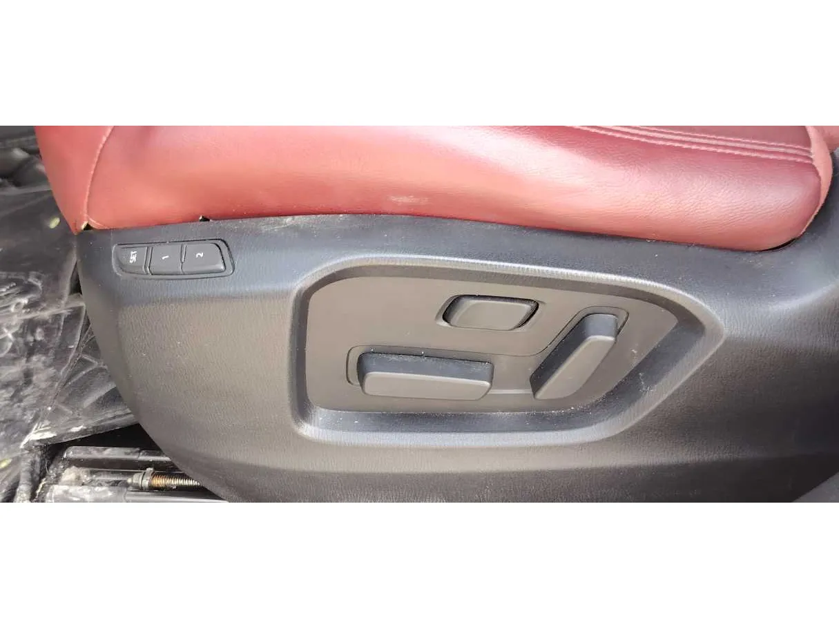 Car image 36
