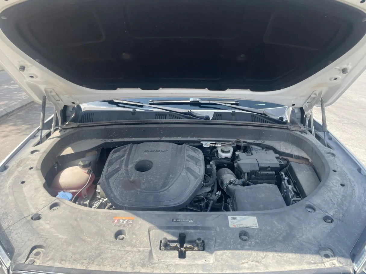 Car image 26