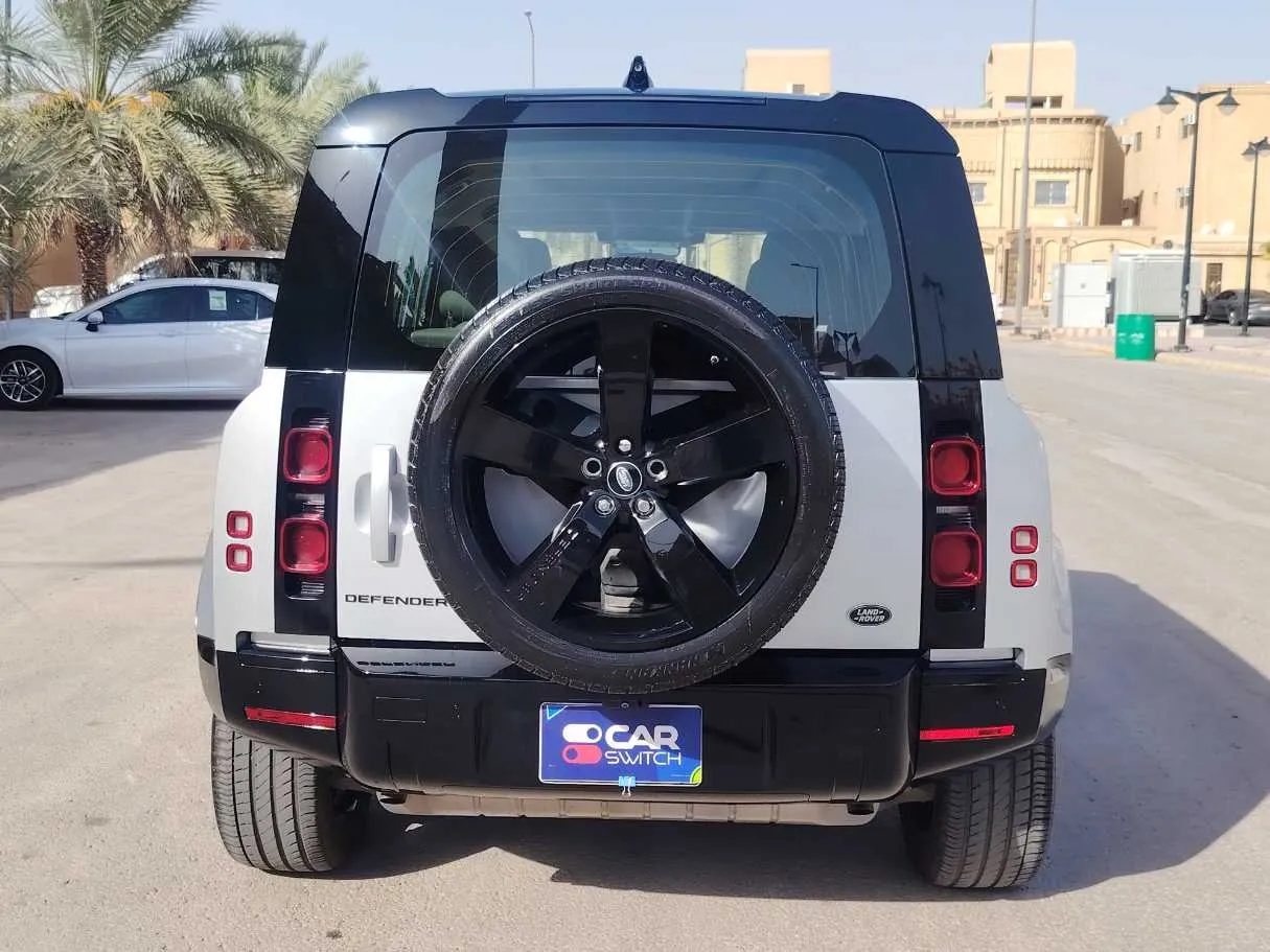 Car image 6