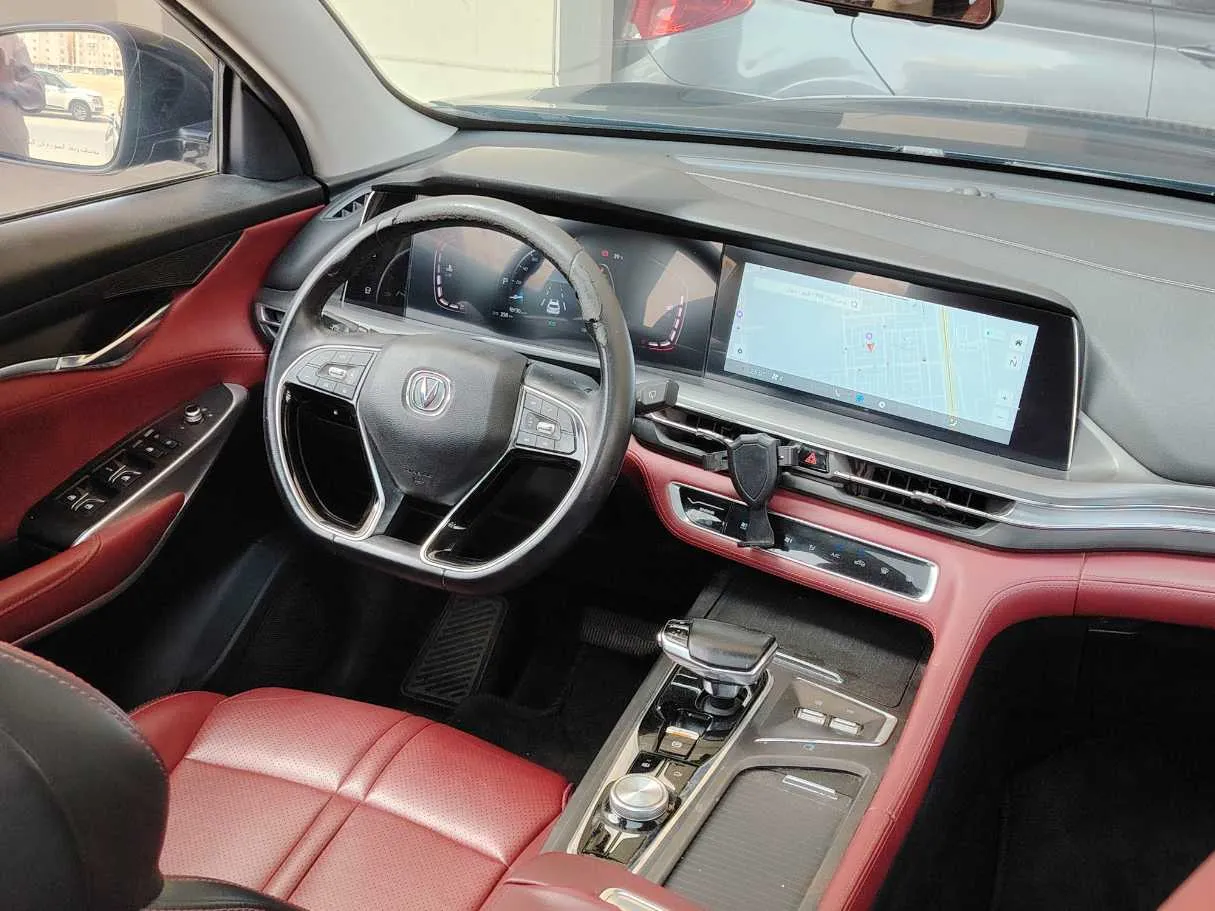 Car image 19