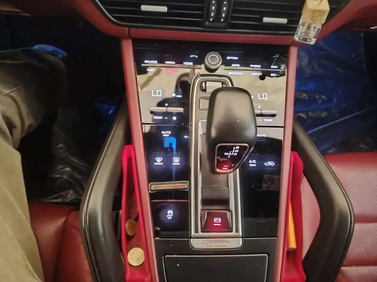 Car image 27