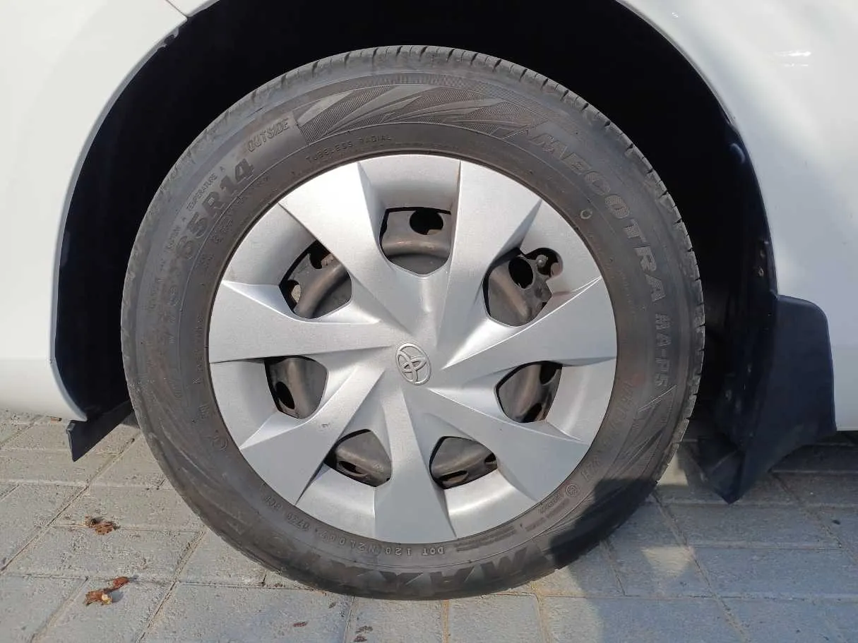 Car image 10