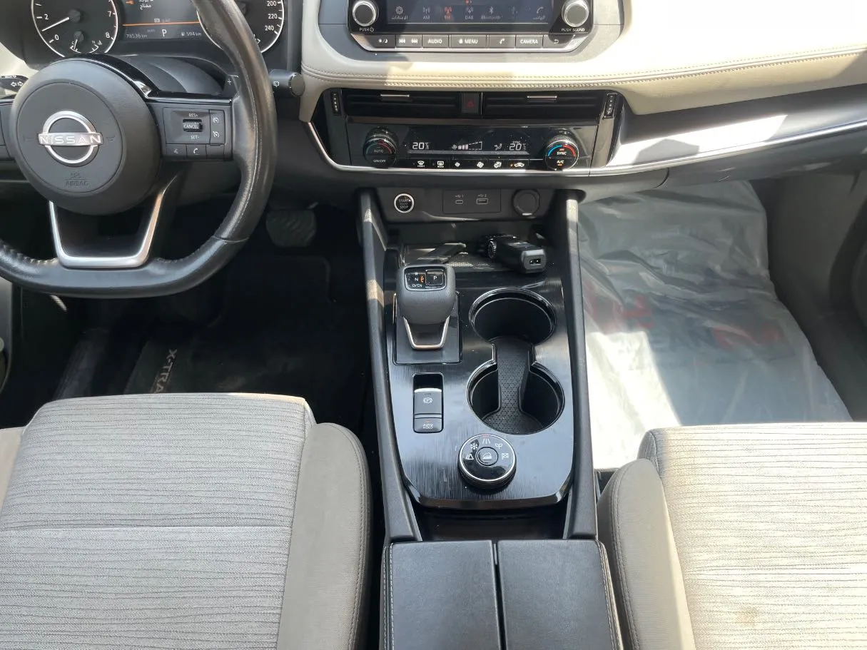 Car image 19