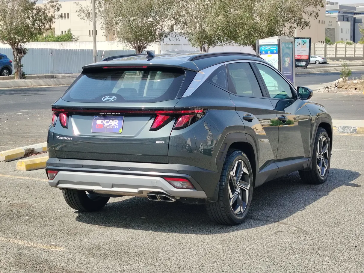 Car image 5