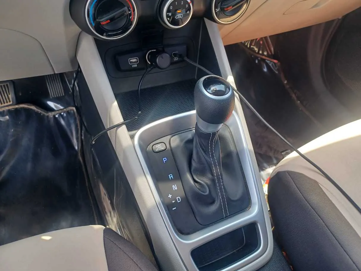 Car image 18
