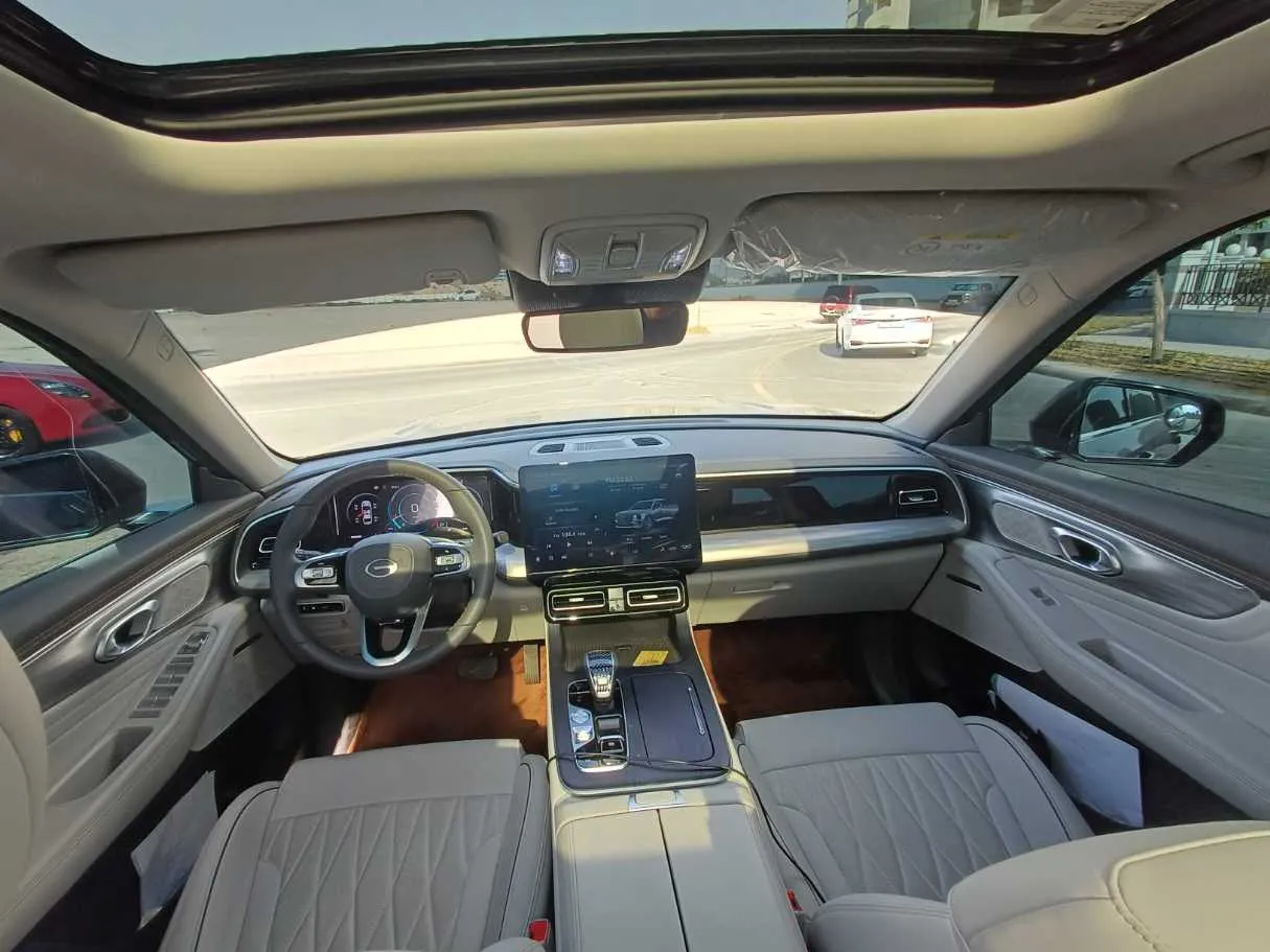 Car image 17