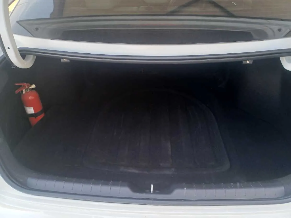 Car image 21