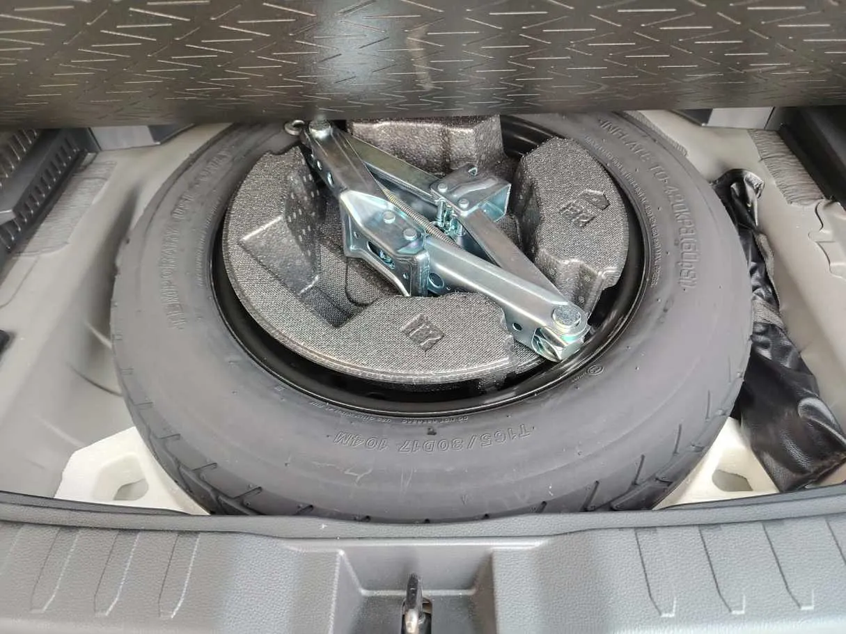 Car image 46