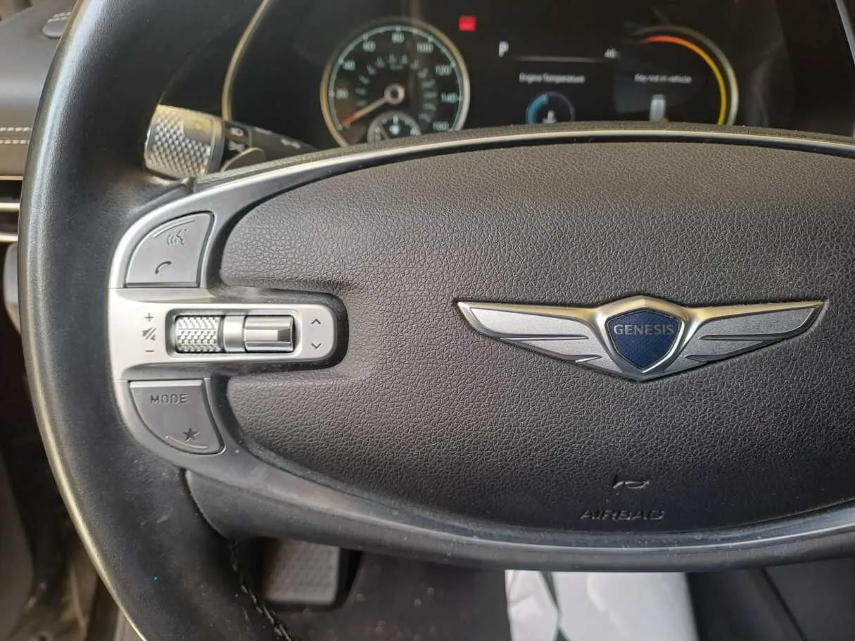 Car image 17