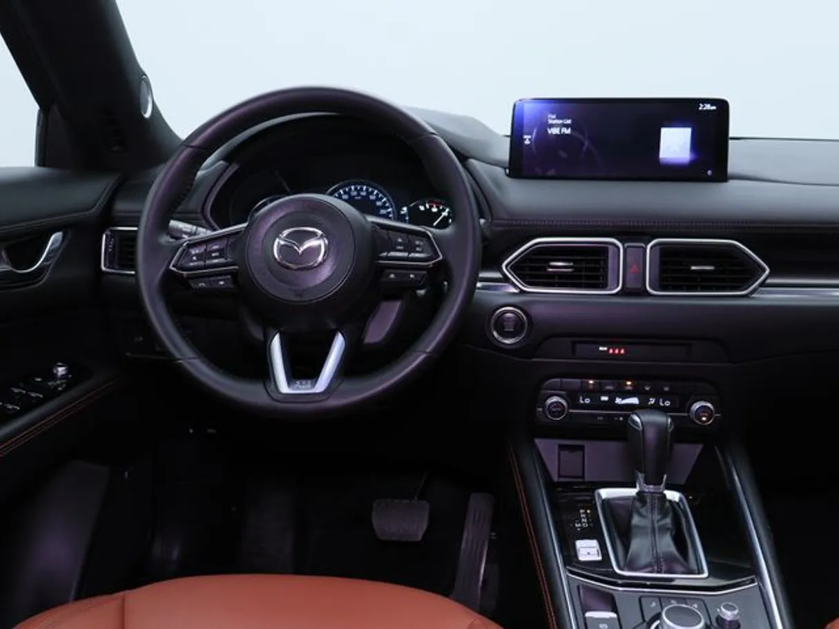 Car image 15