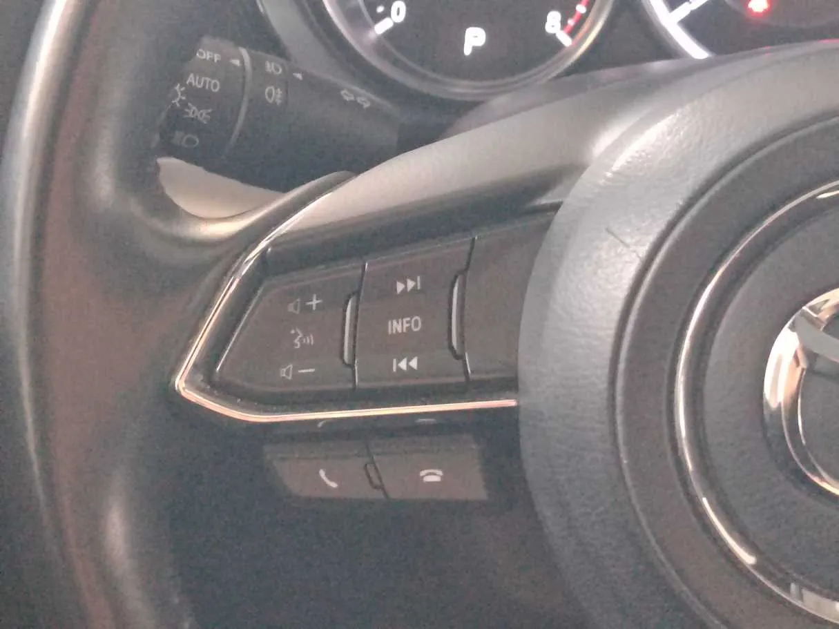 Car image 27