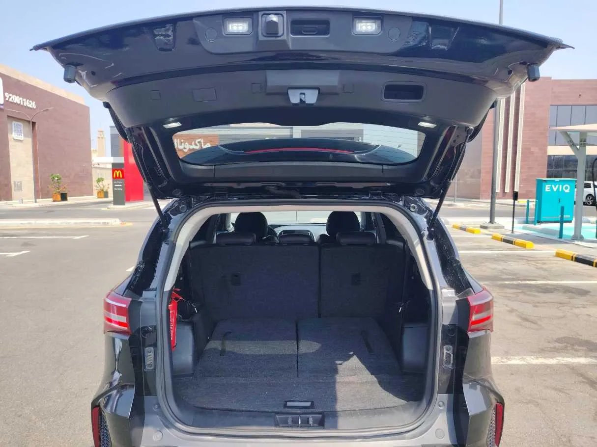 Car image 23