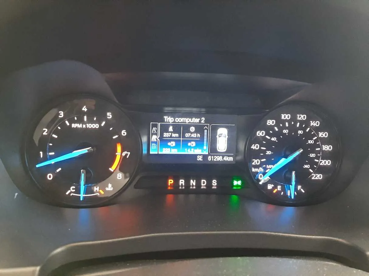 Car image 18