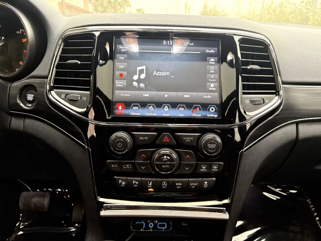 Car image 20