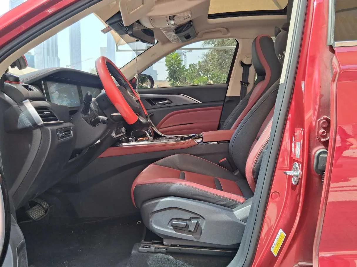 Car image 13