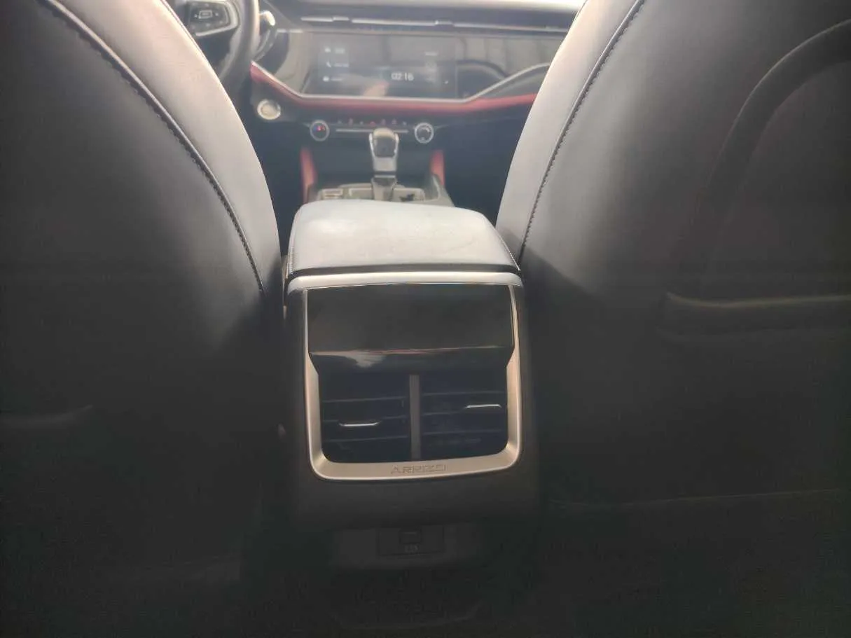 Car image 27