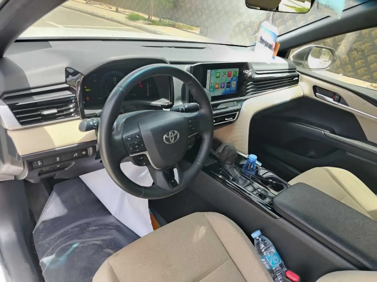 Car image 15