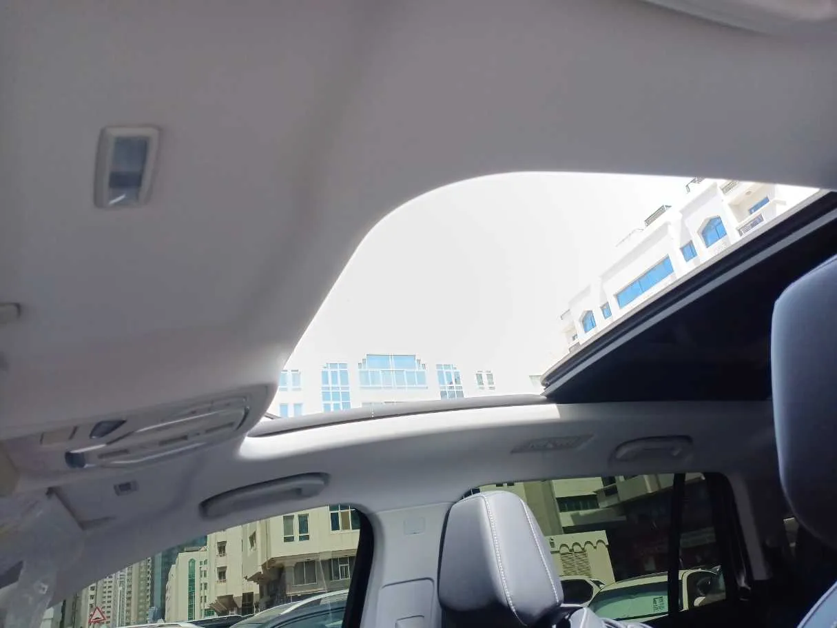 Car image 26