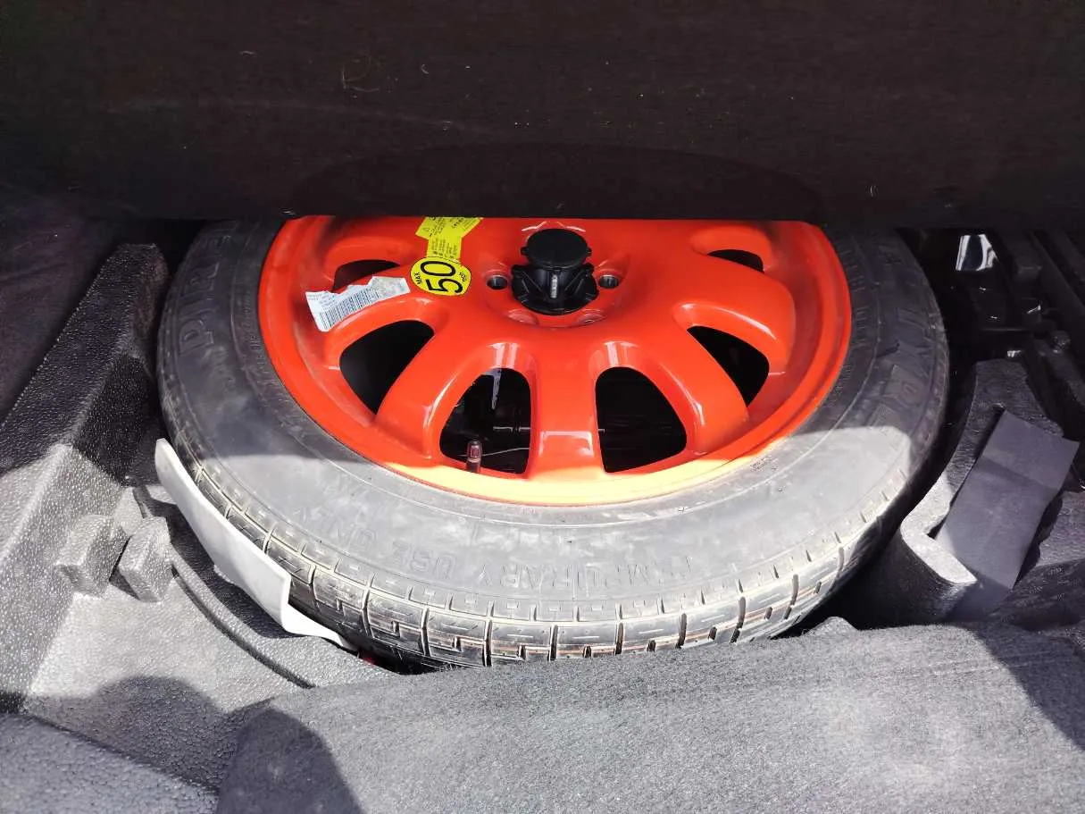 Car image 33