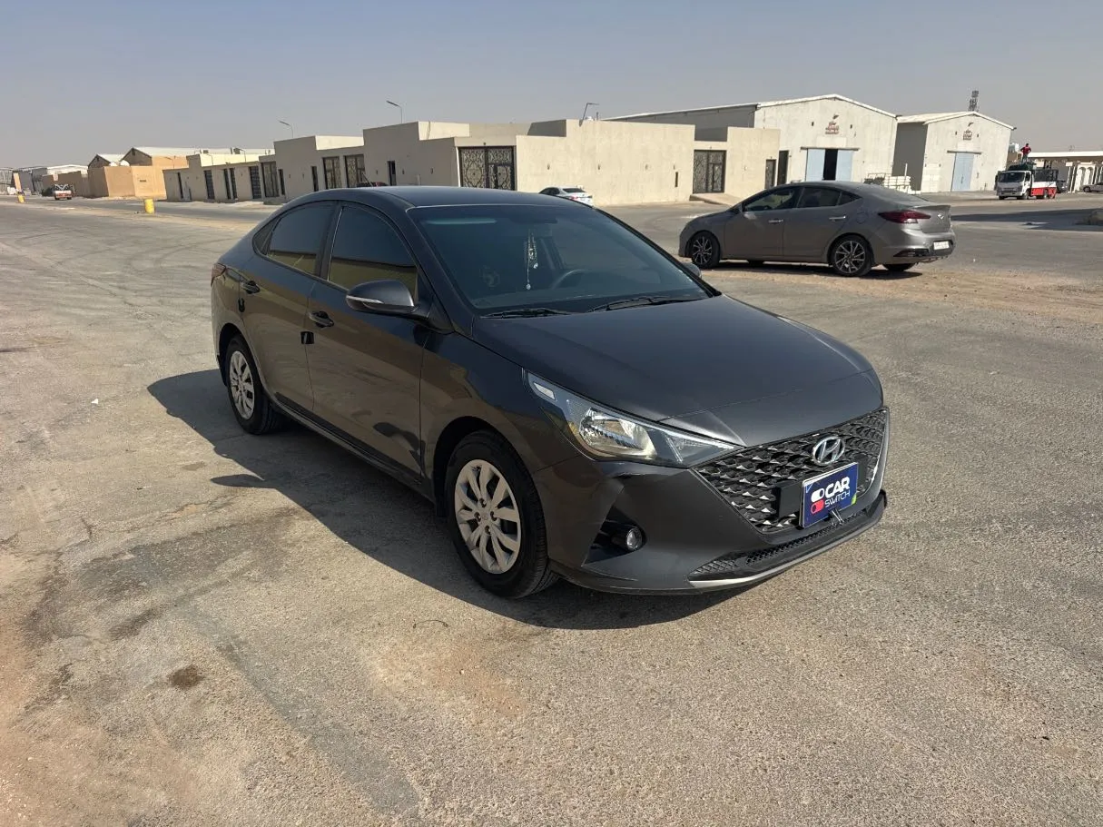 Car image 3