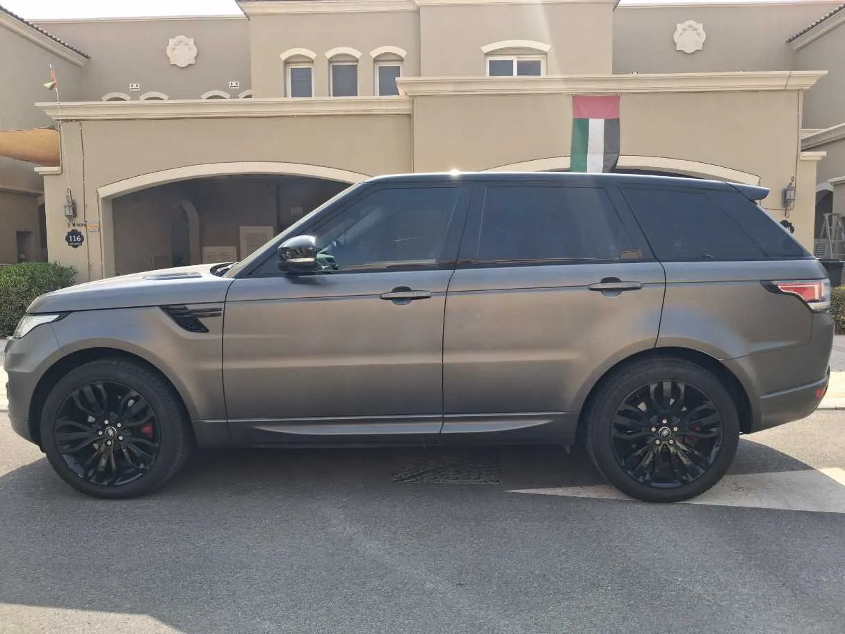 Car image 8
