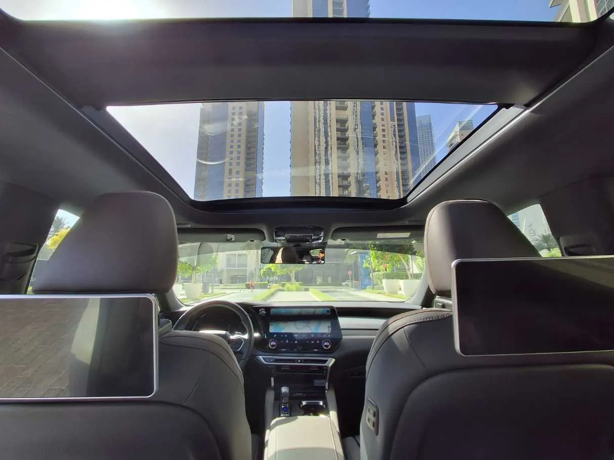 Car image 21