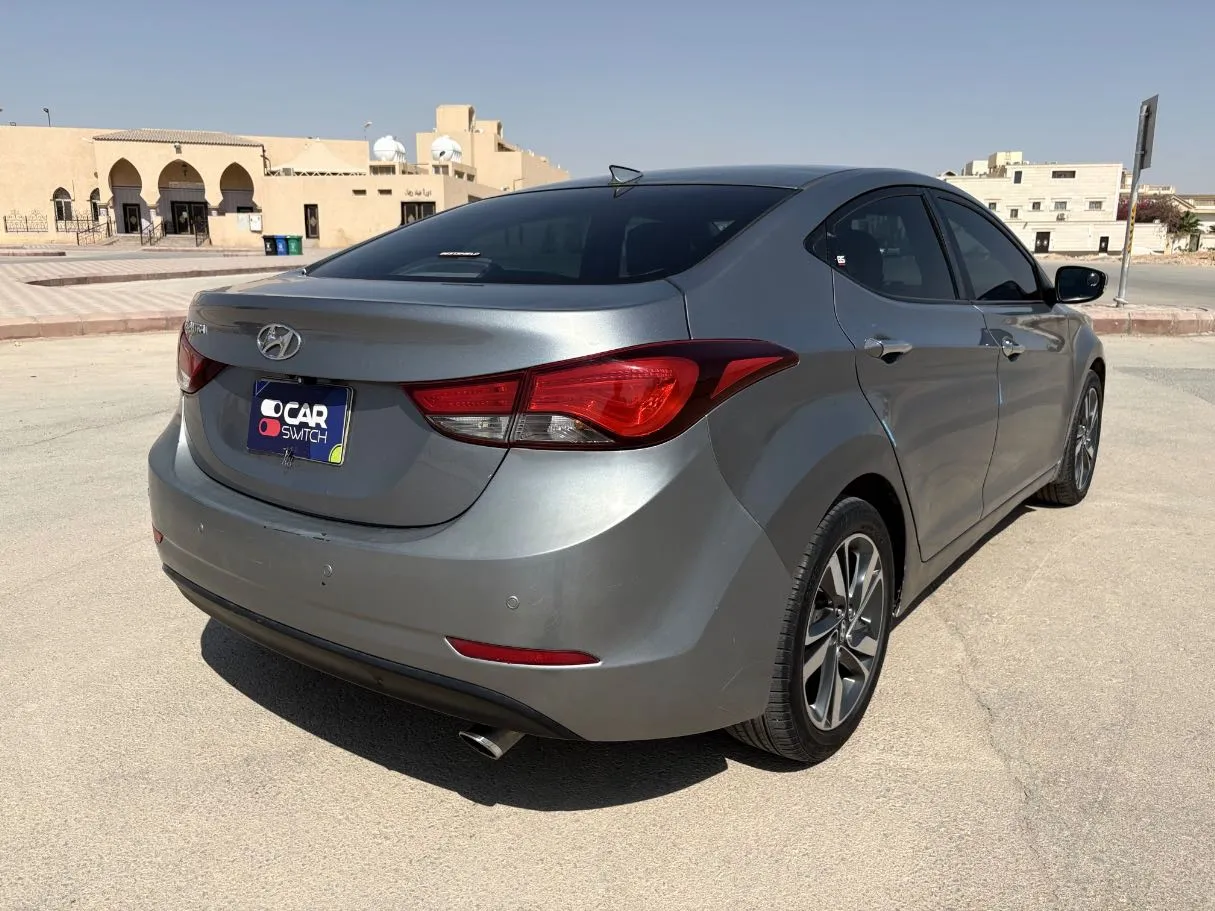 Car image 5