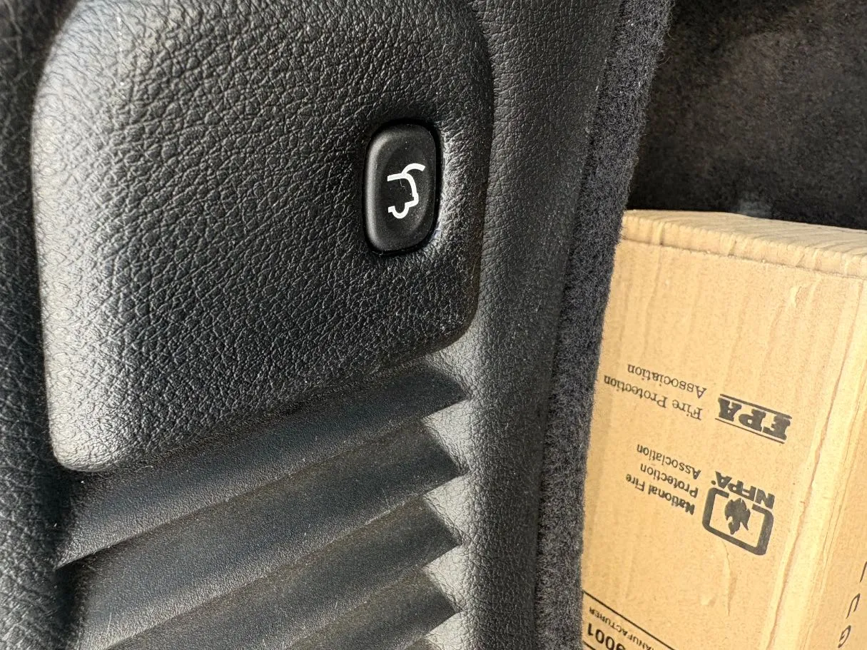 Car image 29