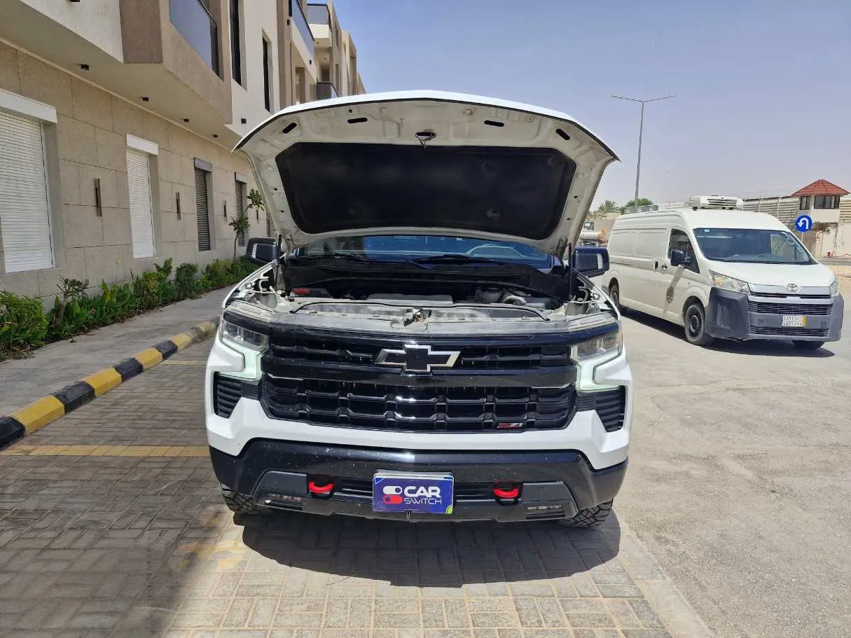 Car image 23
