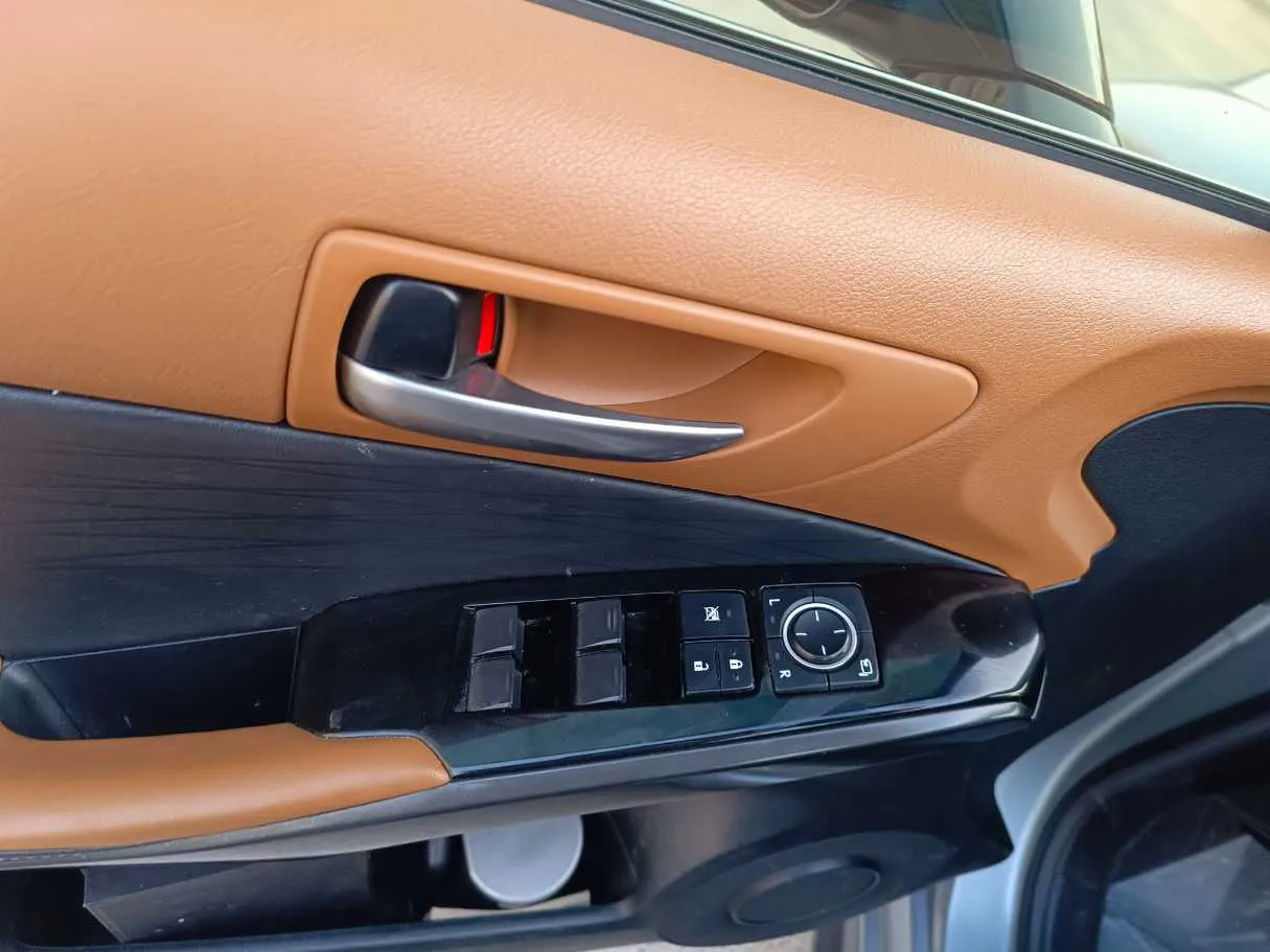 Car image 33