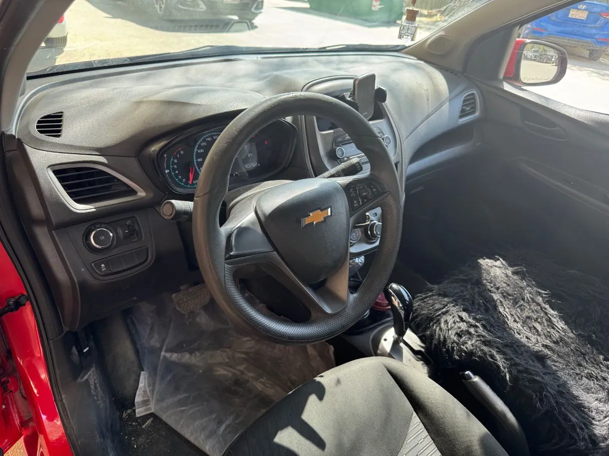 Car image 11