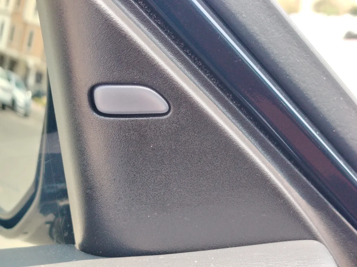 Car image 37
