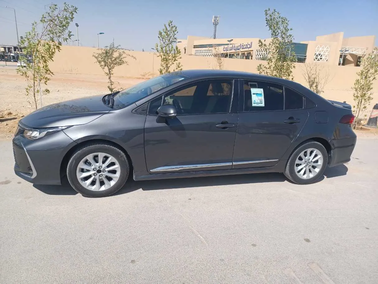 Car image 8