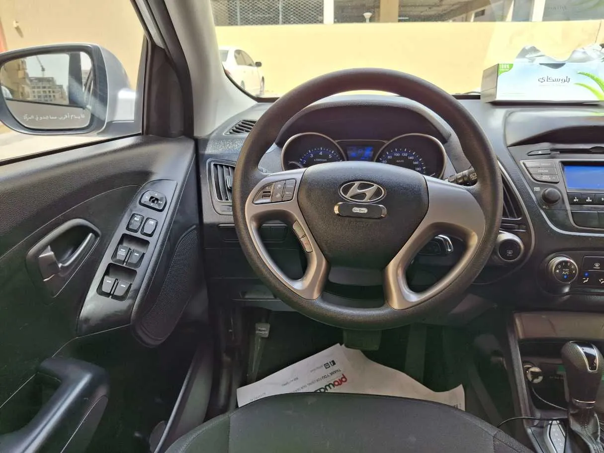 Car image 17