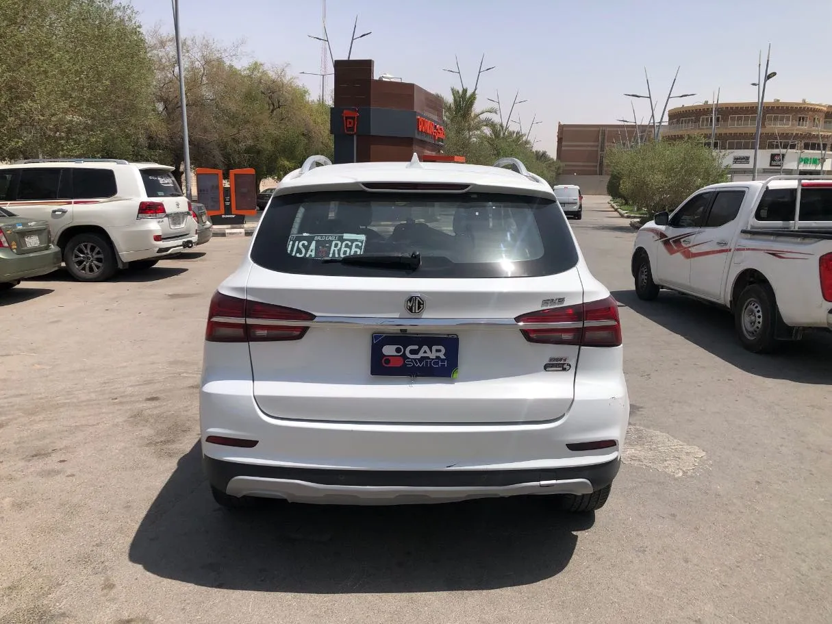 Car image 6