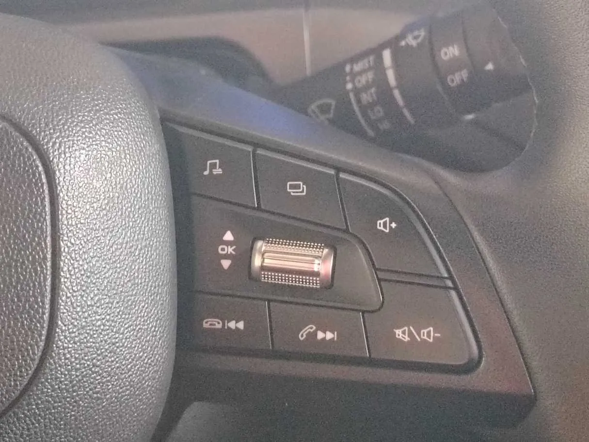 Car image 28