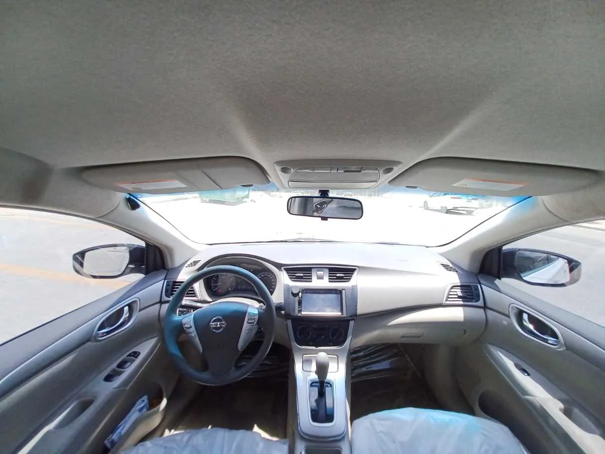 Car image 13