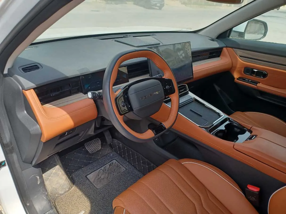 Car image 11