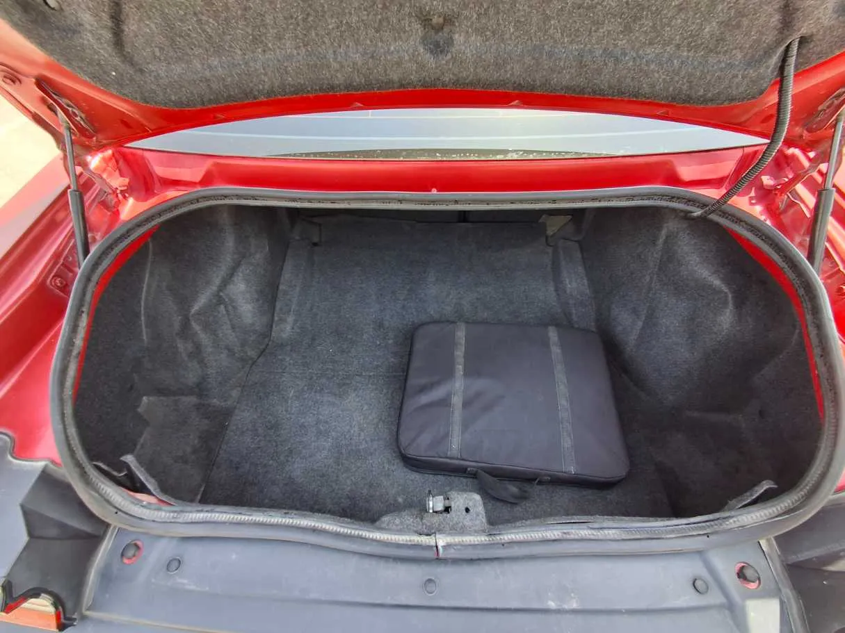 Car image 19