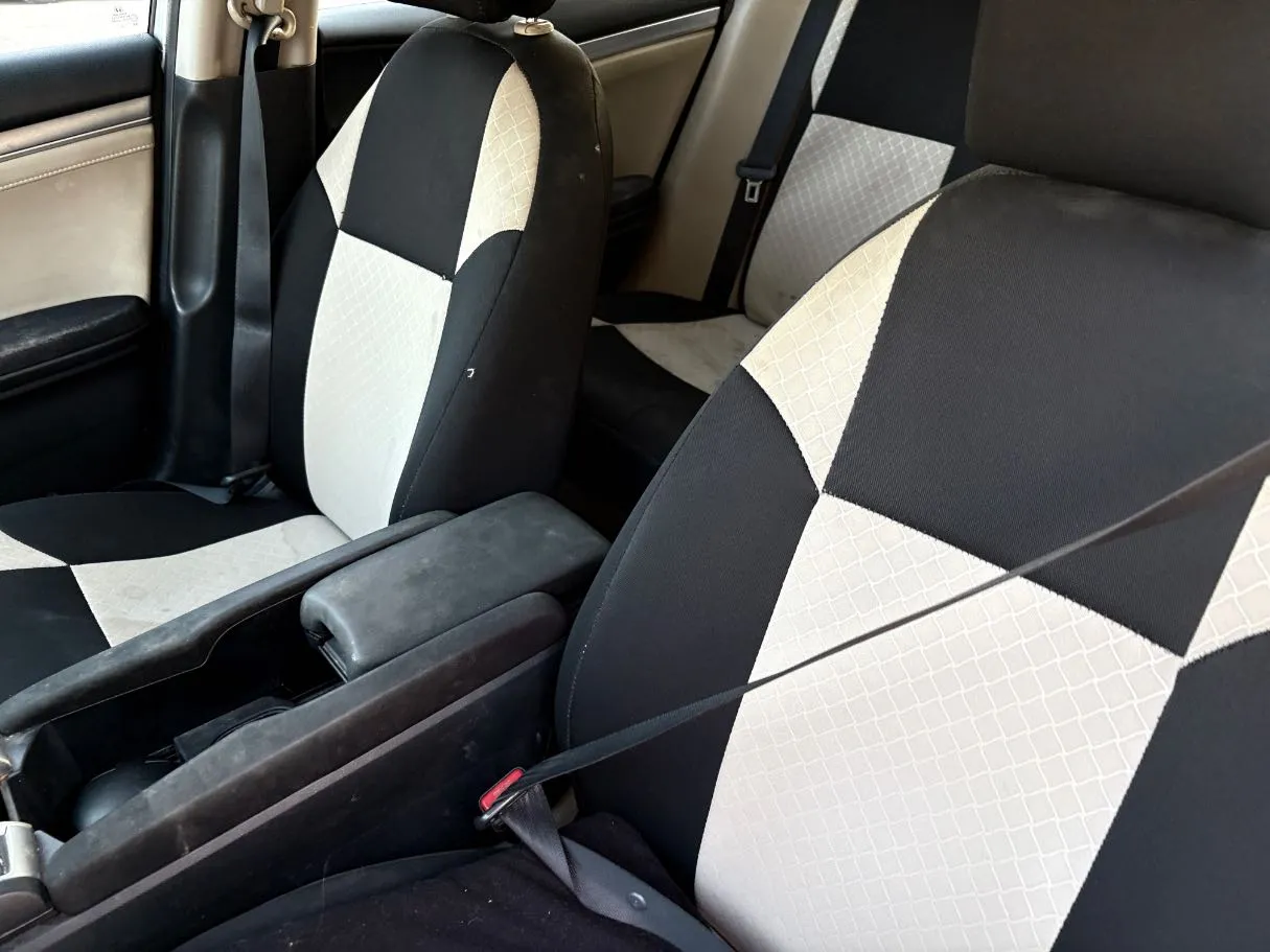 Car image 13
