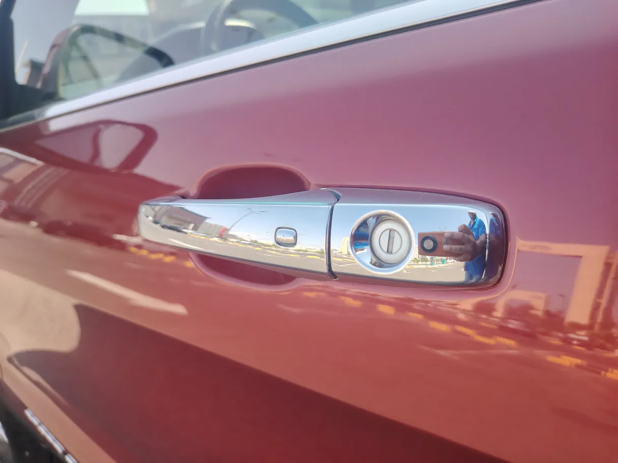 Car image 34