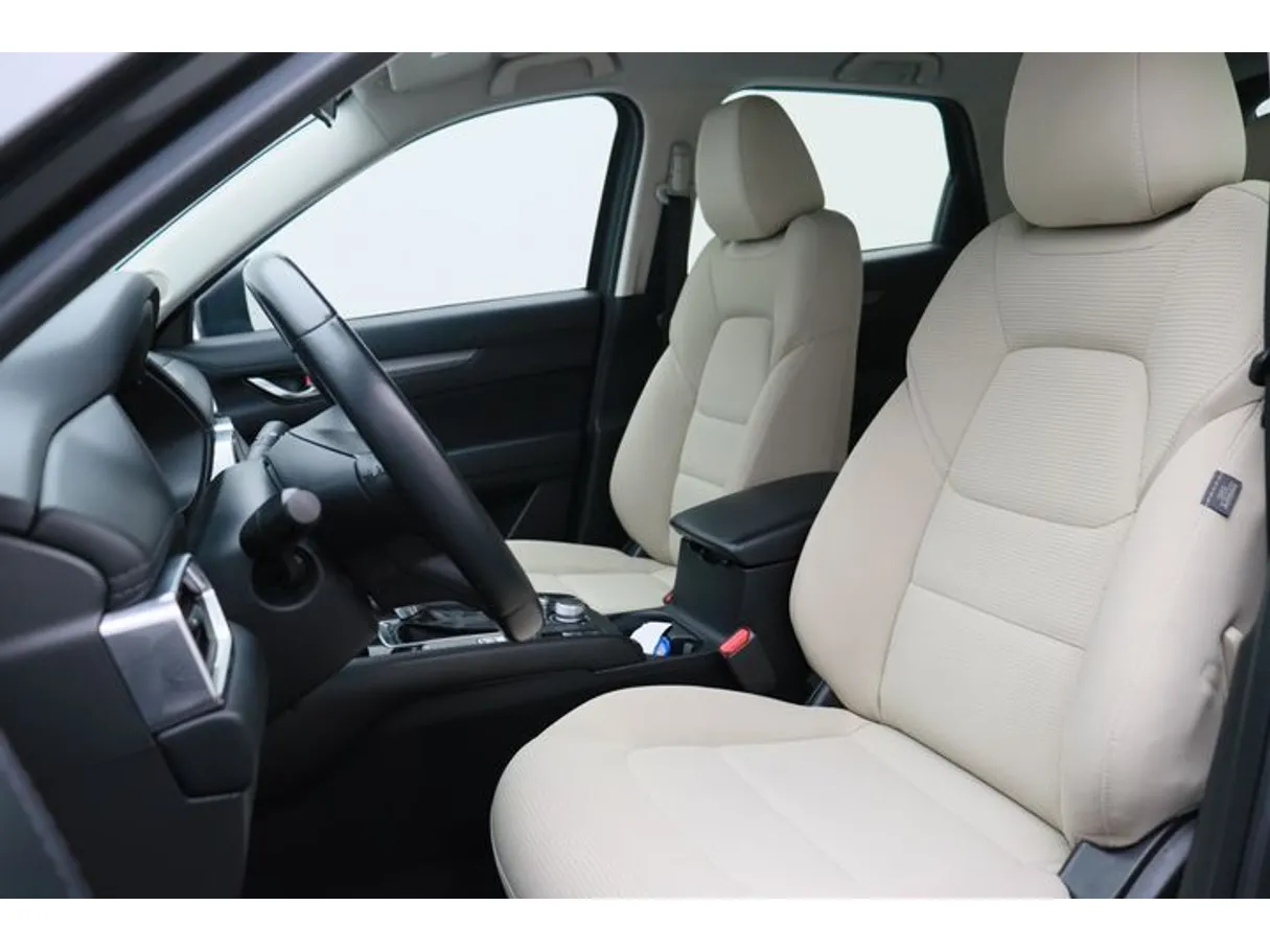 Car image 8