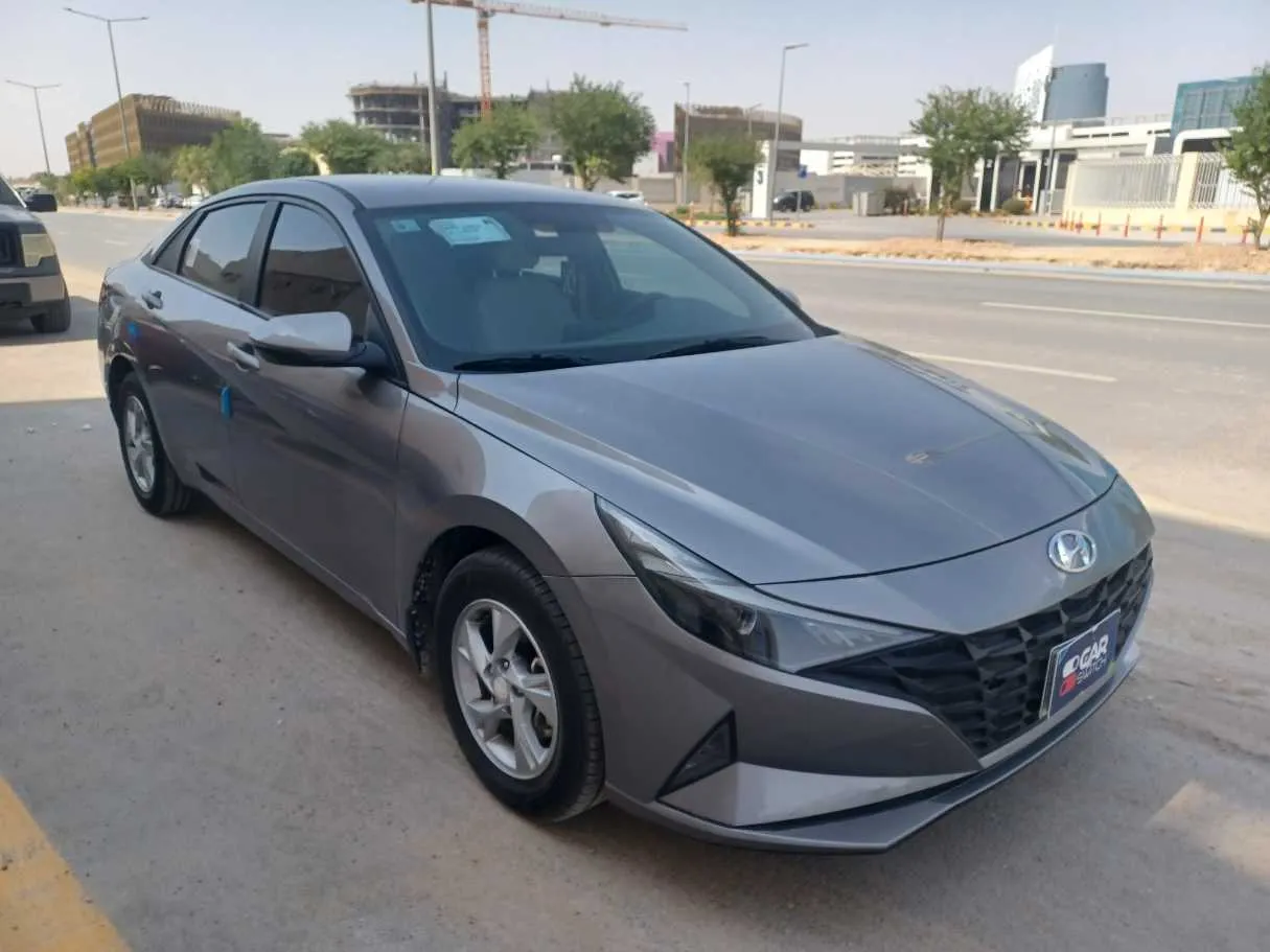 Car image 4