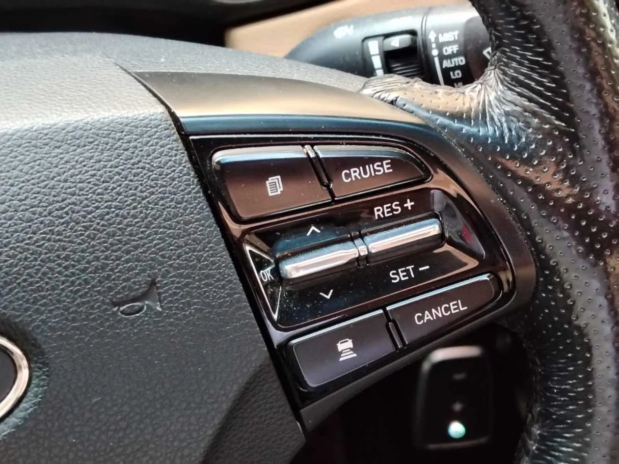 Car image 35