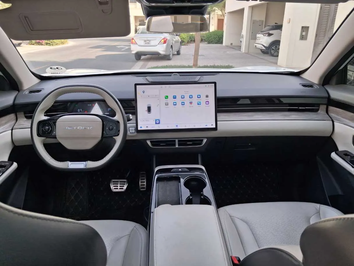 Car image 15